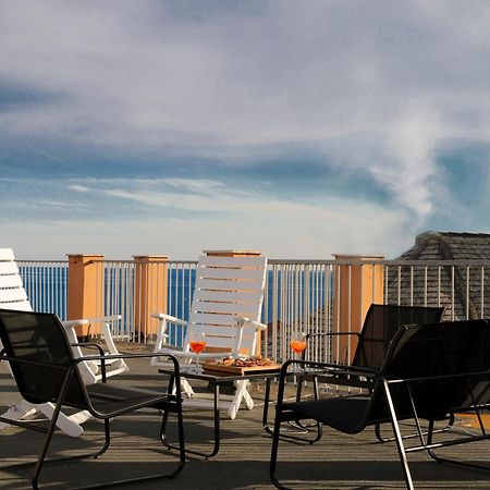 Moneglia Beach Downtown Exterior photo